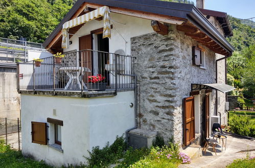 Photo 23 - Maison de 1 chambre à Dervio avec jardin et vues sur la montagne