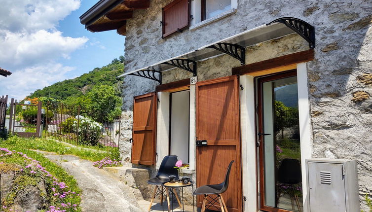 Photo 1 - Maison de 1 chambre à Dervio avec jardin et vues sur la montagne