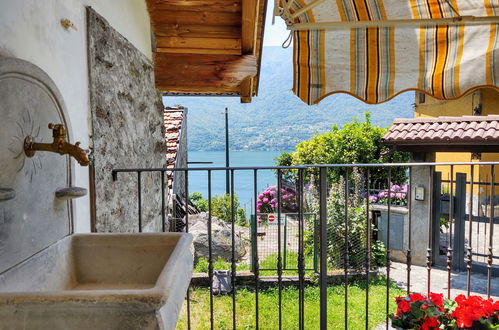 Photo 15 - Maison de 1 chambre à Dervio avec jardin et vues sur la montagne