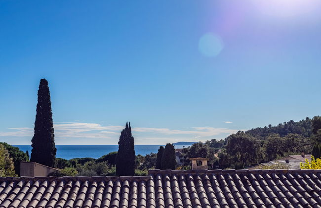 Apartamento de 2 quartos em Le Lavandou com piscina e jardim - Foto 18