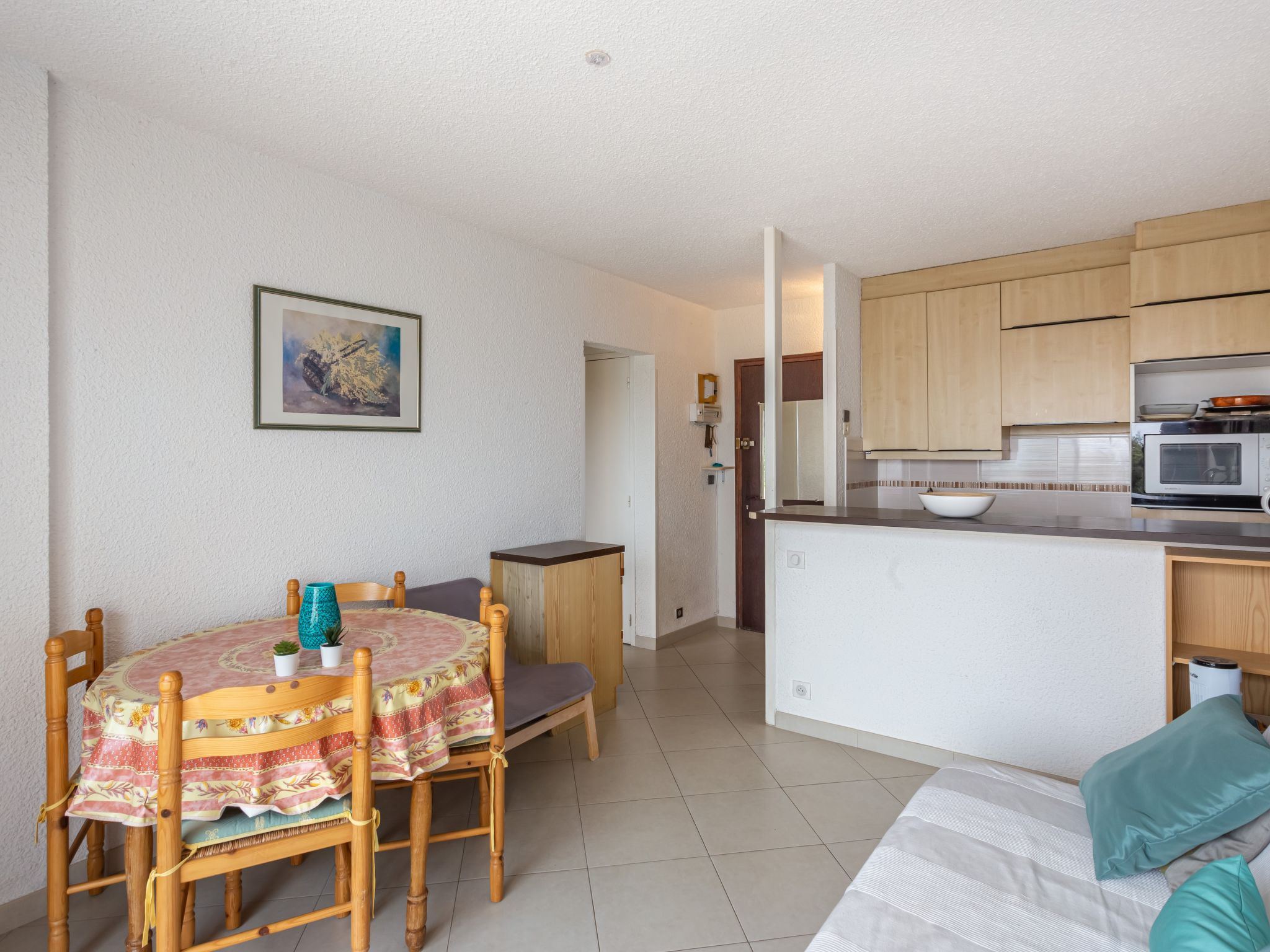 Foto 6 - Appartamento con 1 camera da letto a Le Lavandou con piscina e vista mare