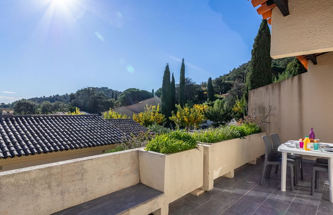 Apartamento de 2 quartos em Le Lavandou com piscina e jardim - Foto 17