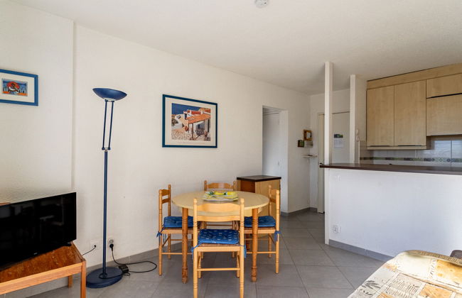 Apartamento de 2 quartos em Le Lavandou com piscina e jardim - Foto 9