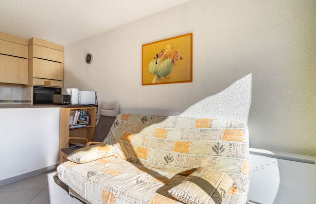 Apartamento de 2 quartos em Le Lavandou com piscina e jardim - Foto 8