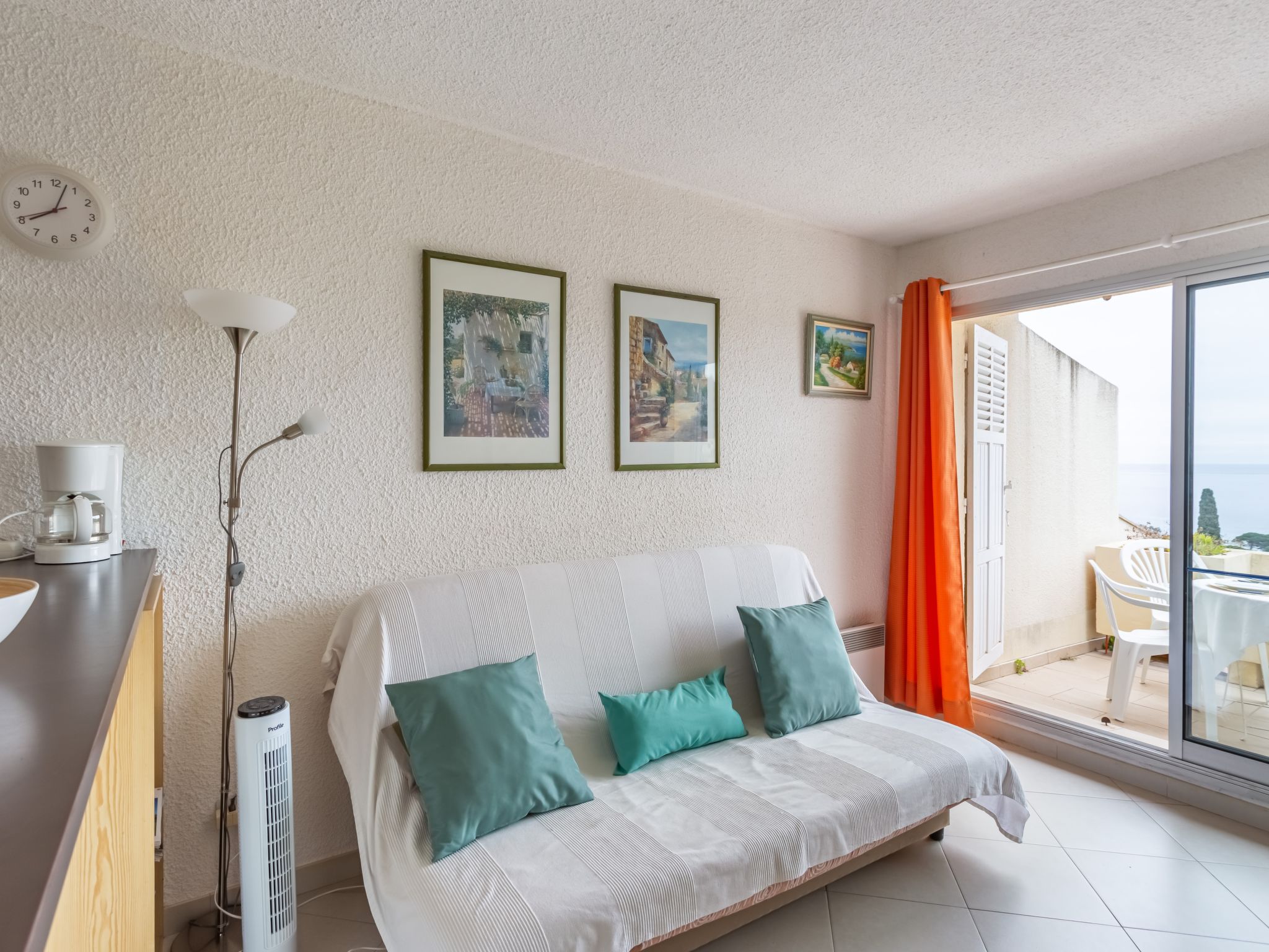 Foto 7 - Apartment mit 1 Schlafzimmer in Le Lavandou mit schwimmbad und blick aufs meer