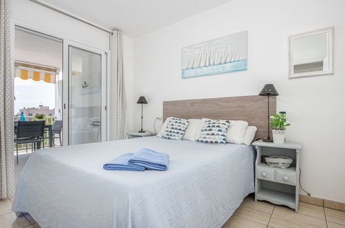 Foto 4 - Apartamento de 2 habitaciones en Castelló d'Empúries con terraza y vistas al mar