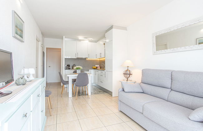 2 bedroom Apartment in Castelló d'Empúries with terrace - Photo 8