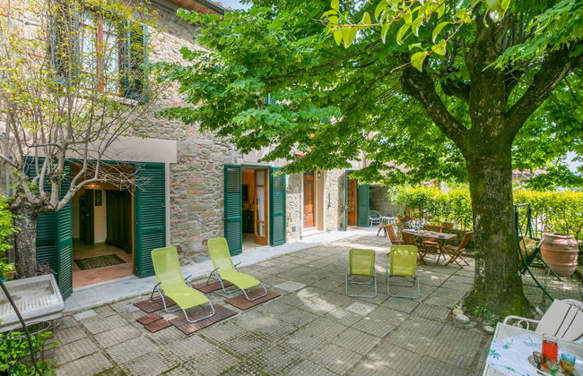 Casa de 3 quartos em Castelfranco Piandiscò com jardim - Foto 1