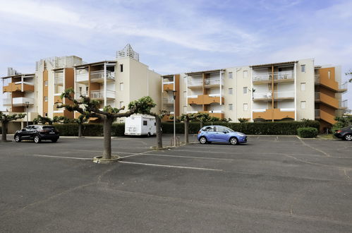 Foto 14 - Appartamento con 1 camera da letto a Agde con piscina e vista mare