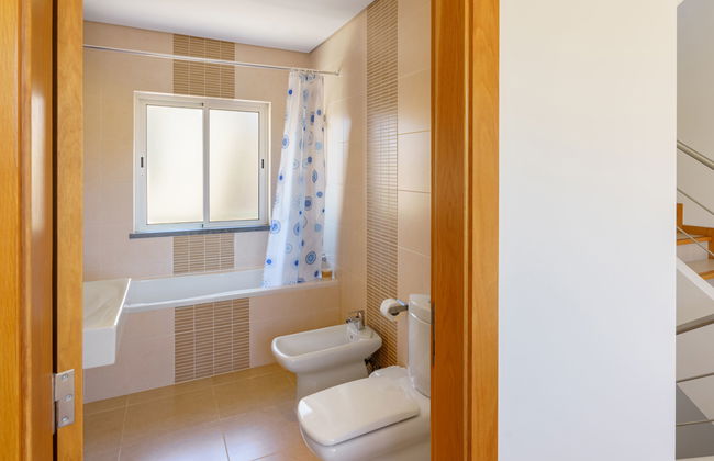 Casa de 4 quartos em Olhão com piscina e jardim - Foto 16