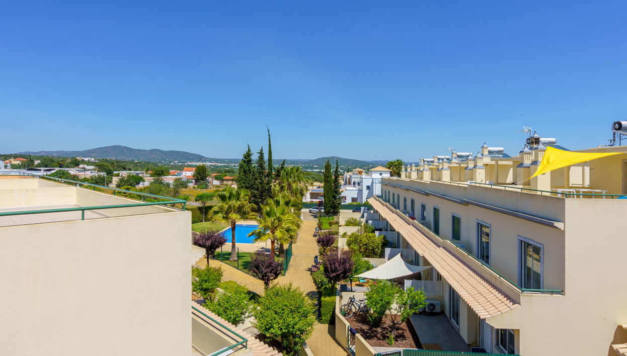 Casa de 4 quartos em Olhão com piscina e jardim - Foto 1