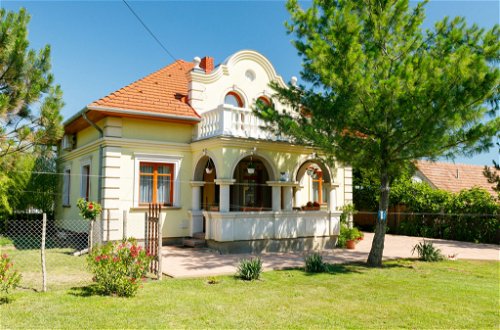 Photo 12 - Appartement de 1 chambre à Balatonőszöd avec jardin et vues sur la montagne
