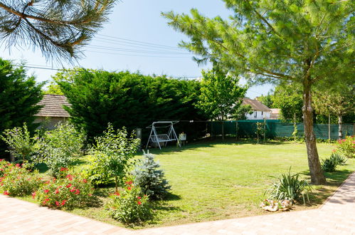 Photo 19 - Appartement de 1 chambre à Balatonőszöd avec jardin