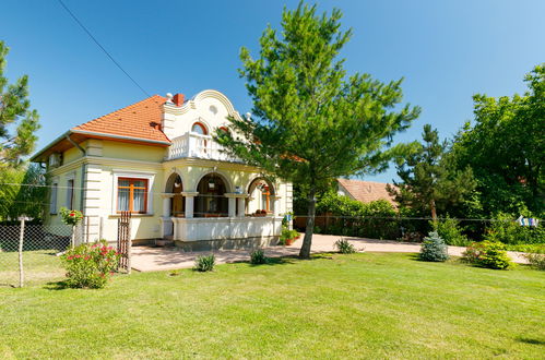 Photo 2 - Appartement de 1 chambre à Balatonőszöd avec jardin et vues sur la montagne