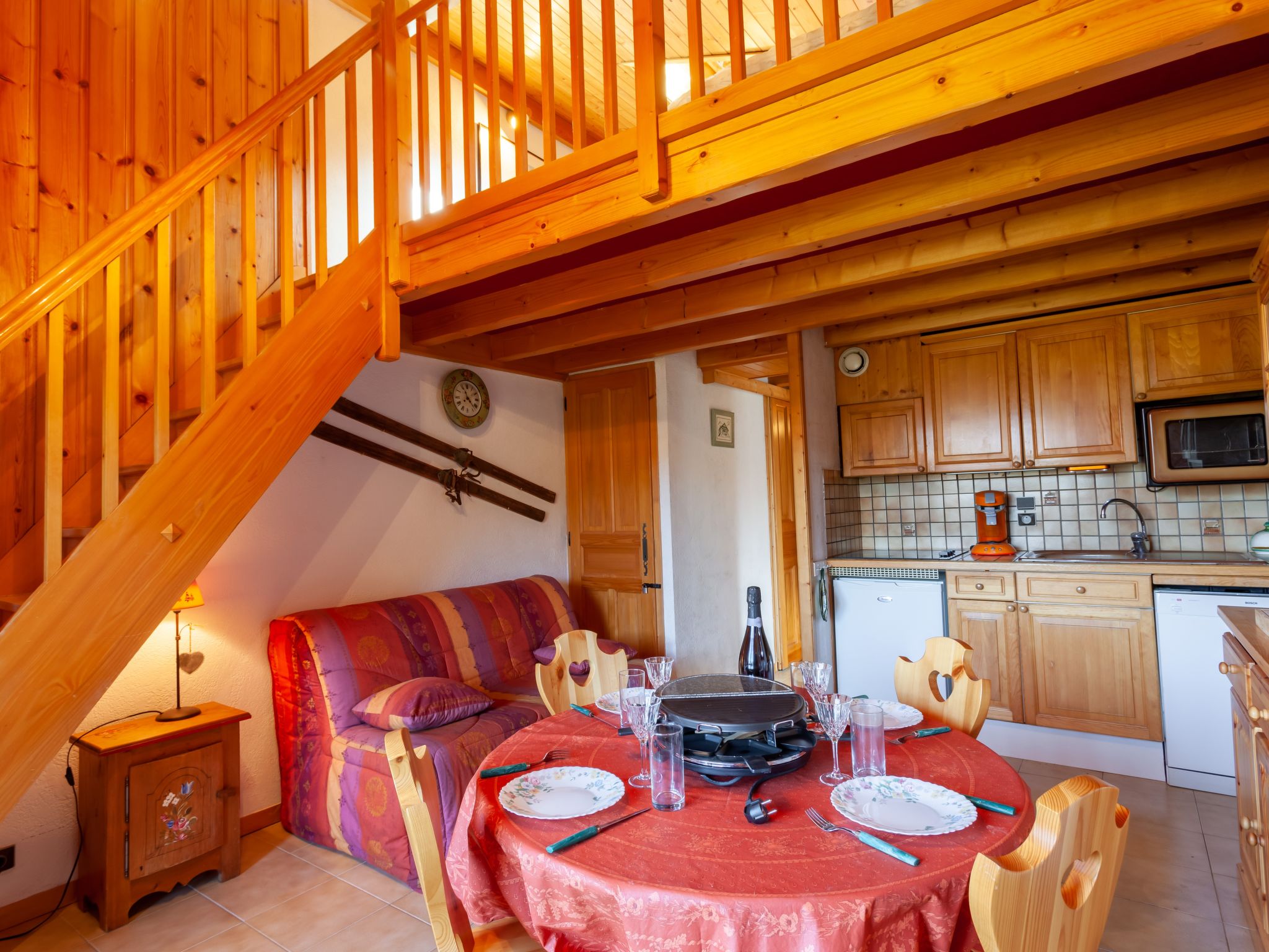 Foto 3 - Appartamento con 3 camere da letto a Saint-Gervais-les-Bains con vista sulle montagne