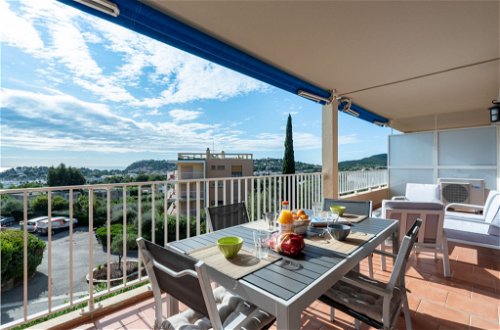 Foto 3 - Apartment mit 1 Schlafzimmer in Cavalaire-sur-Mer mit terrasse und blick aufs meer
