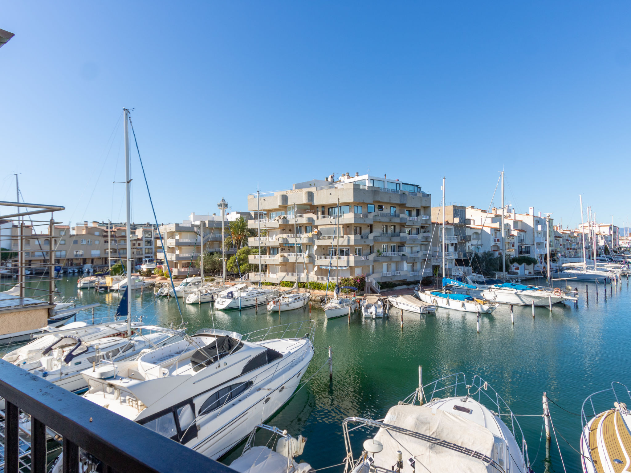 Foto 14 - Apartamento de 1 quarto em Castelló d'Empúries com terraço e vistas do mar