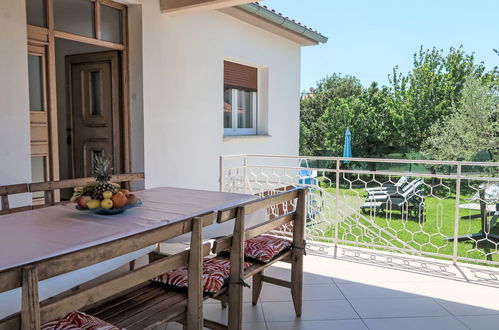 Photo 18 - 2 bedroom House in Pićan with private pool and garden