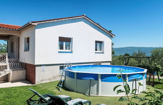 Photo 2 - Maison de 2 chambres à Pićan avec piscine privée et jardin