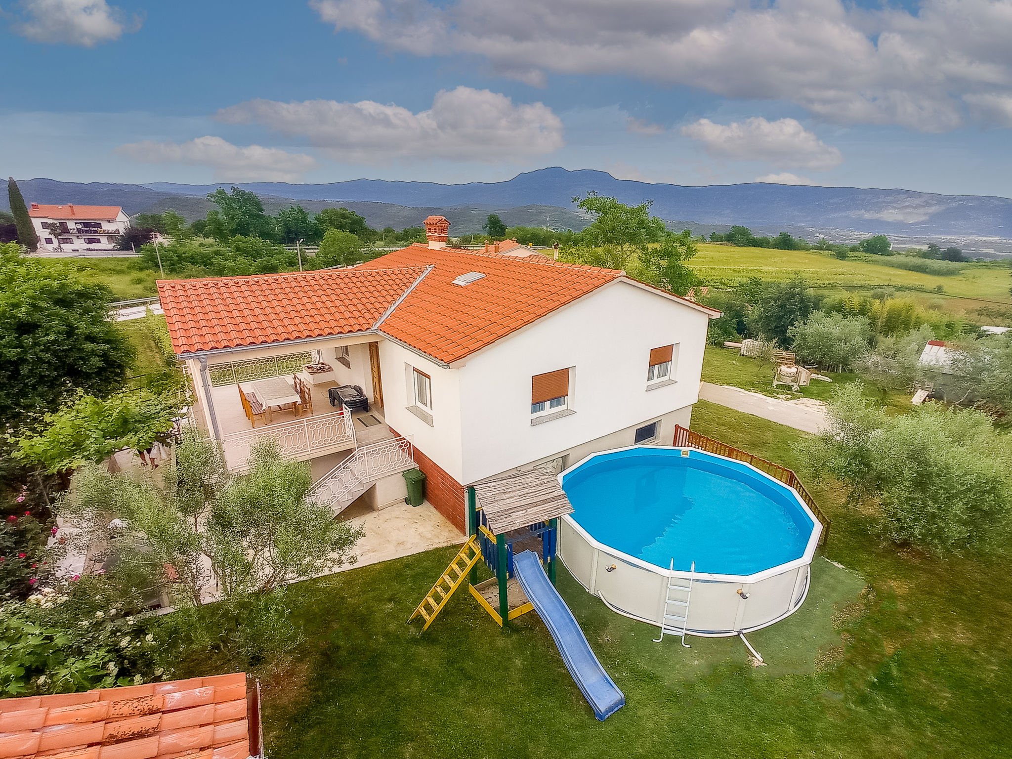 Foto 1 - Casa de 2 quartos em Pićan com piscina privada e terraço