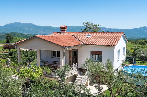 Photo 21 - Maison de 2 chambres à Pićan avec piscine privée et jardin