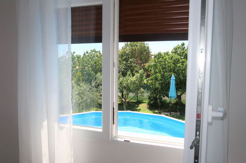 Foto 31 - Casa de 2 quartos em Pićan com piscina privada e jardim