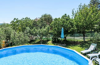 Foto 3 - Casa de 2 quartos em Pićan com piscina privada e jardim