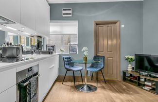 Foto 3 - Apartamento de 2 quartos em Londres