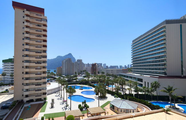 2 bedroom Apartment in Calp with swimming pool and terrace - Photo 2