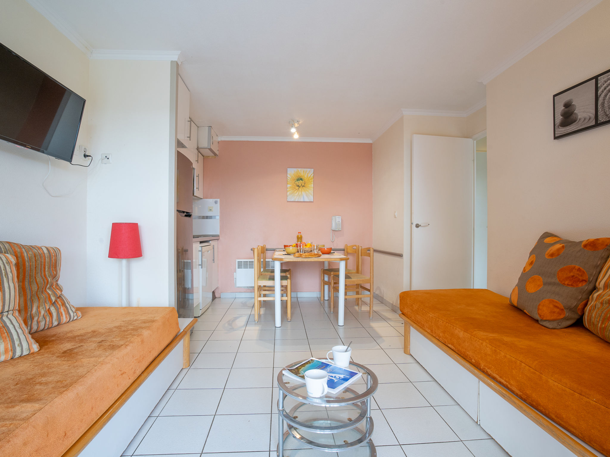 Photo 6 - 1 bedroom Apartment in Saint-Raphaël with swimming pool and garden