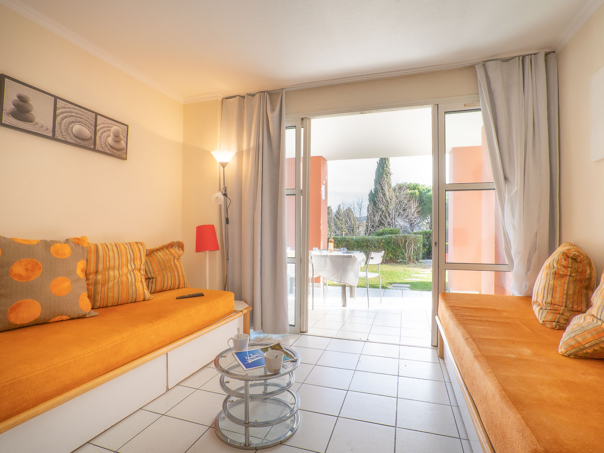 Photo 1 - 1 bedroom Apartment in Saint-Raphaël with swimming pool and garden