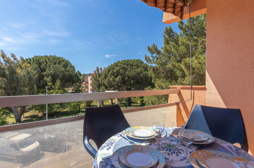 Photo 2 - Appartement de 2 chambres à Bormes-les-Mimosas avec jardin et terrasse