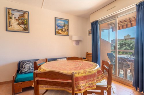 Foto 6 - Apartment mit 2 Schlafzimmern in Bormes-les-Mimosas mit garten und blick aufs meer