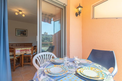 Photo 16 - 2 bedroom Apartment in Bormes-les-Mimosas with garden and terrace