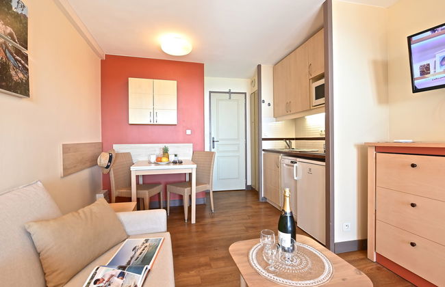 Apartamento de 1 quarto em Saint-Raphaël com piscina e jardim - Foto 18