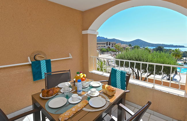 Apartamento de 1 quarto em Saint-Raphaël com piscina e jardim - Foto 7