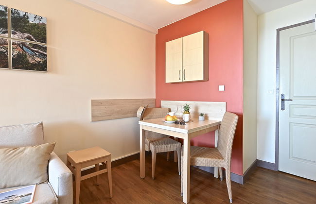 Apartamento de 1 quarto em Saint-Raphaël com piscina e jardim - Foto 10