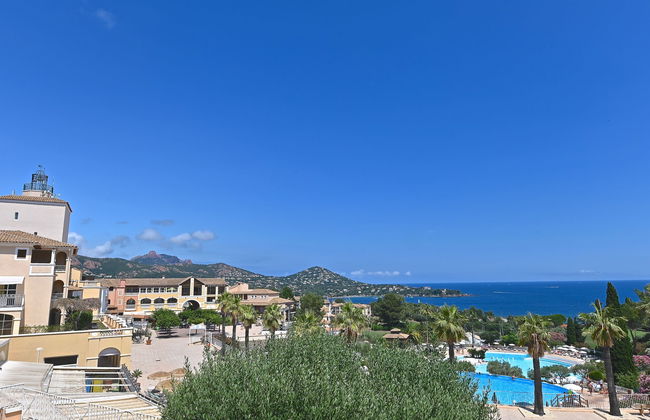 Apartamento de 1 quarto em Saint-Raphaël com piscina e jardim - Foto 21