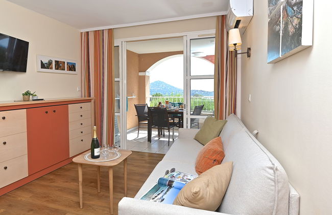 Apartamento de 1 quarto em Saint-Raphaël com piscina e jardim - Foto 14