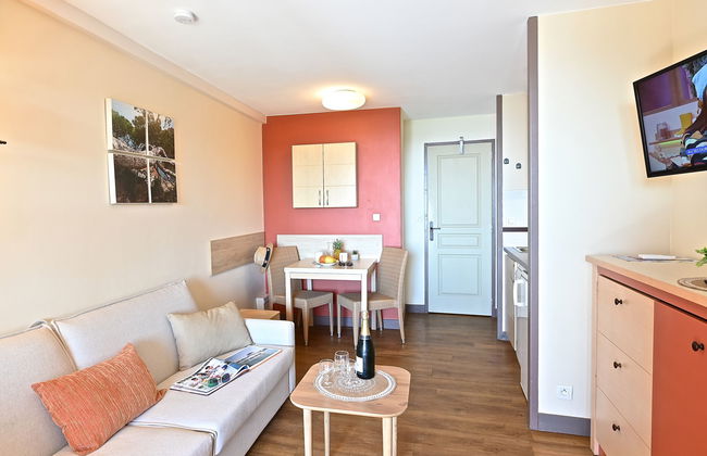 Apartamento de 1 quarto em Saint-Raphaël com piscina e jardim - Foto 8