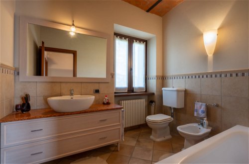 Photo 19 - 4 bedroom House in Vesime with private pool and garden