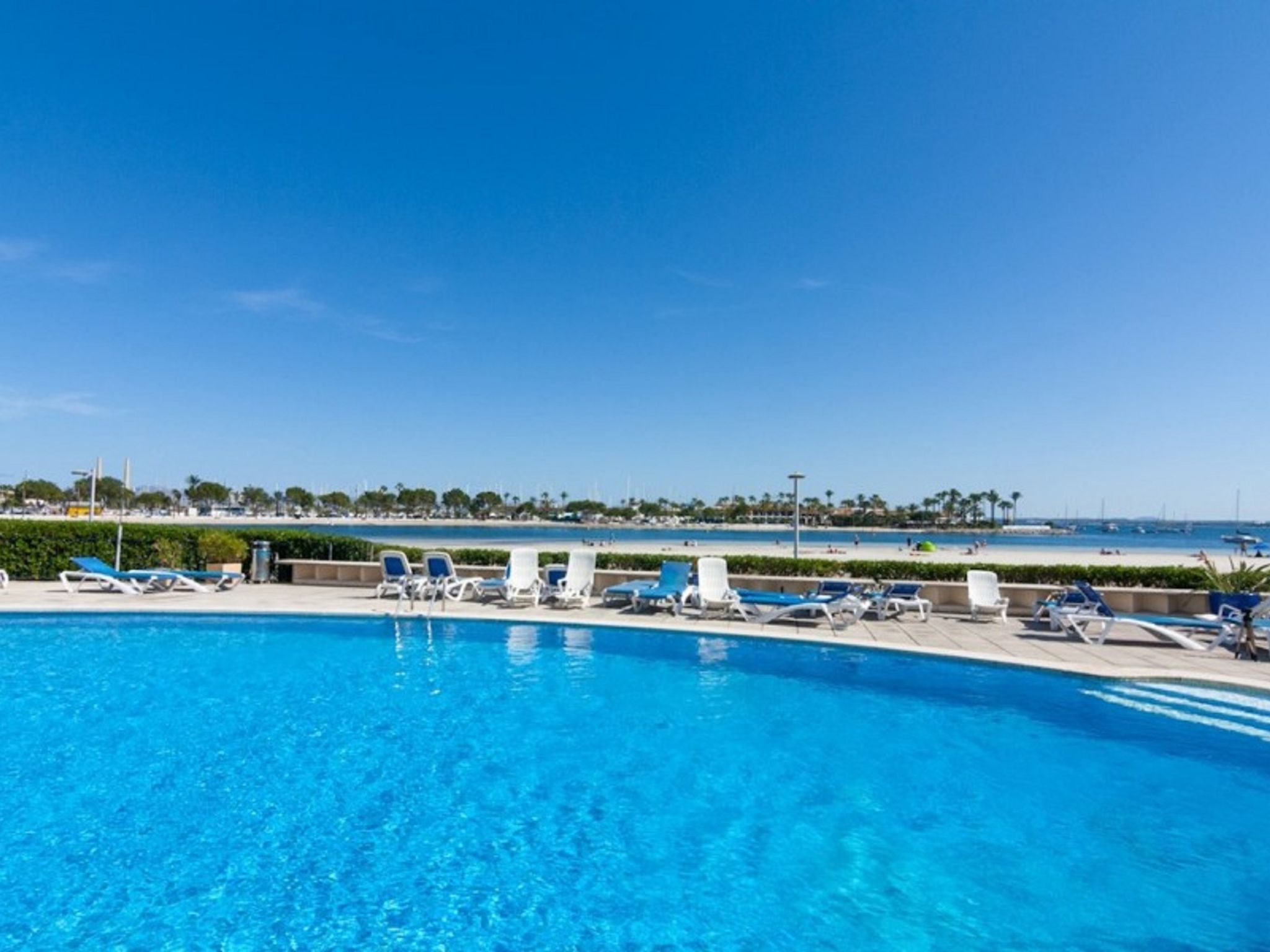 Foto 2 - Apartamento de 2 habitaciones en Alcúdia con piscina privada y vistas al mar