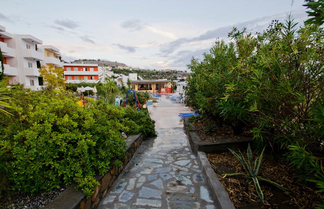Stella Aparthotel - Photo 2
