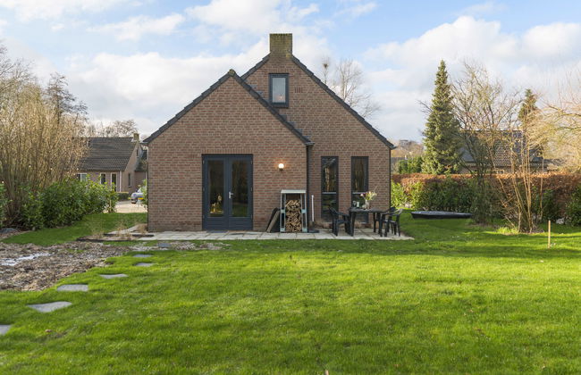 3 bedroom House in Winssen with swimming pool and garden - Photo 4