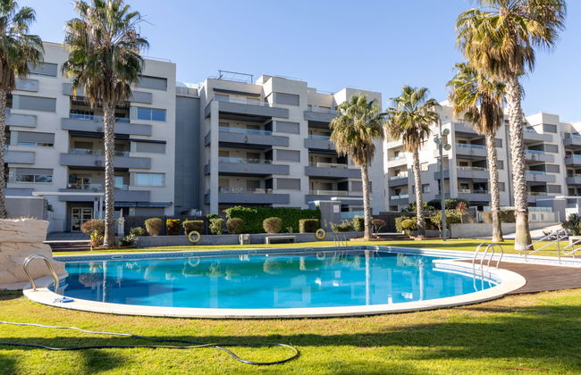 Apartamento de 3 quartos em Torredembarra com piscina e terraço - Foto 1