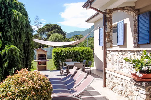 Photo 2 - Maison de 4 chambres à Camaiore avec jardin et terrasse