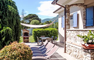 Photo 2 - Maison de 4 chambres à Camaiore avec jardin et terrasse