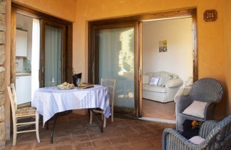 Photo 2 - Appartement de 2 chambres à Trinità d'Agultu e Vignola avec terrasse et vues à la mer