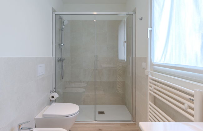 6 bedroom House in Colico with private pool and garden - Photo 32