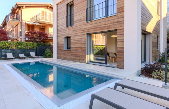 6 bedroom House in Colico with private pool and garden - Photo 2